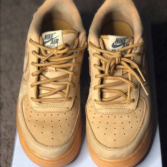 Nike Air Force - Picture 2 of 7